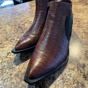 Elegant Brown Crocodile Pattern Ankle Boots